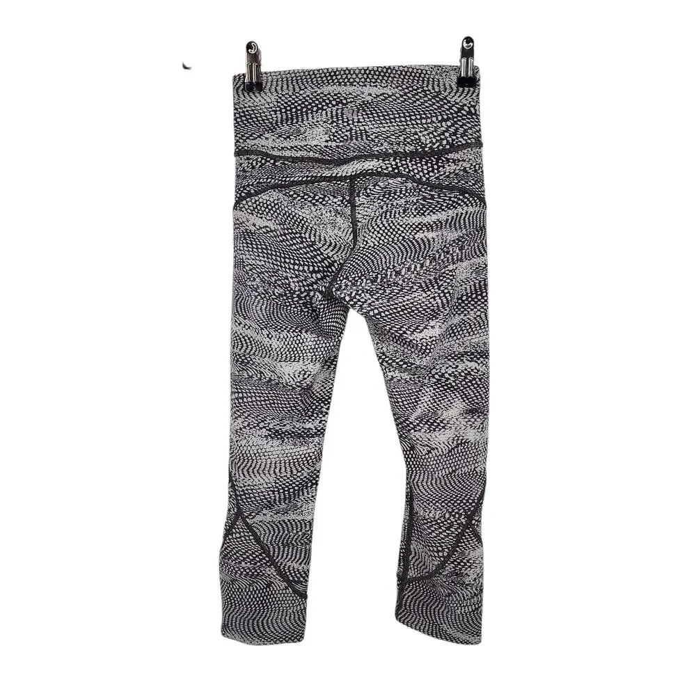 Lululemon Women's In Movement Crop 19